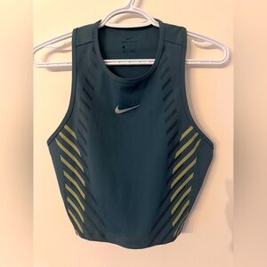 Nike Tank Small